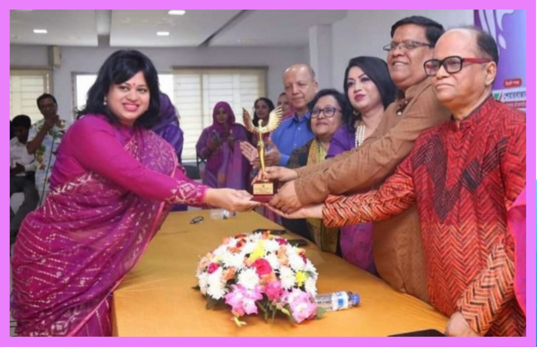 আলোকিত সাত নারীকে সম্মাননা দিল বানাসাস